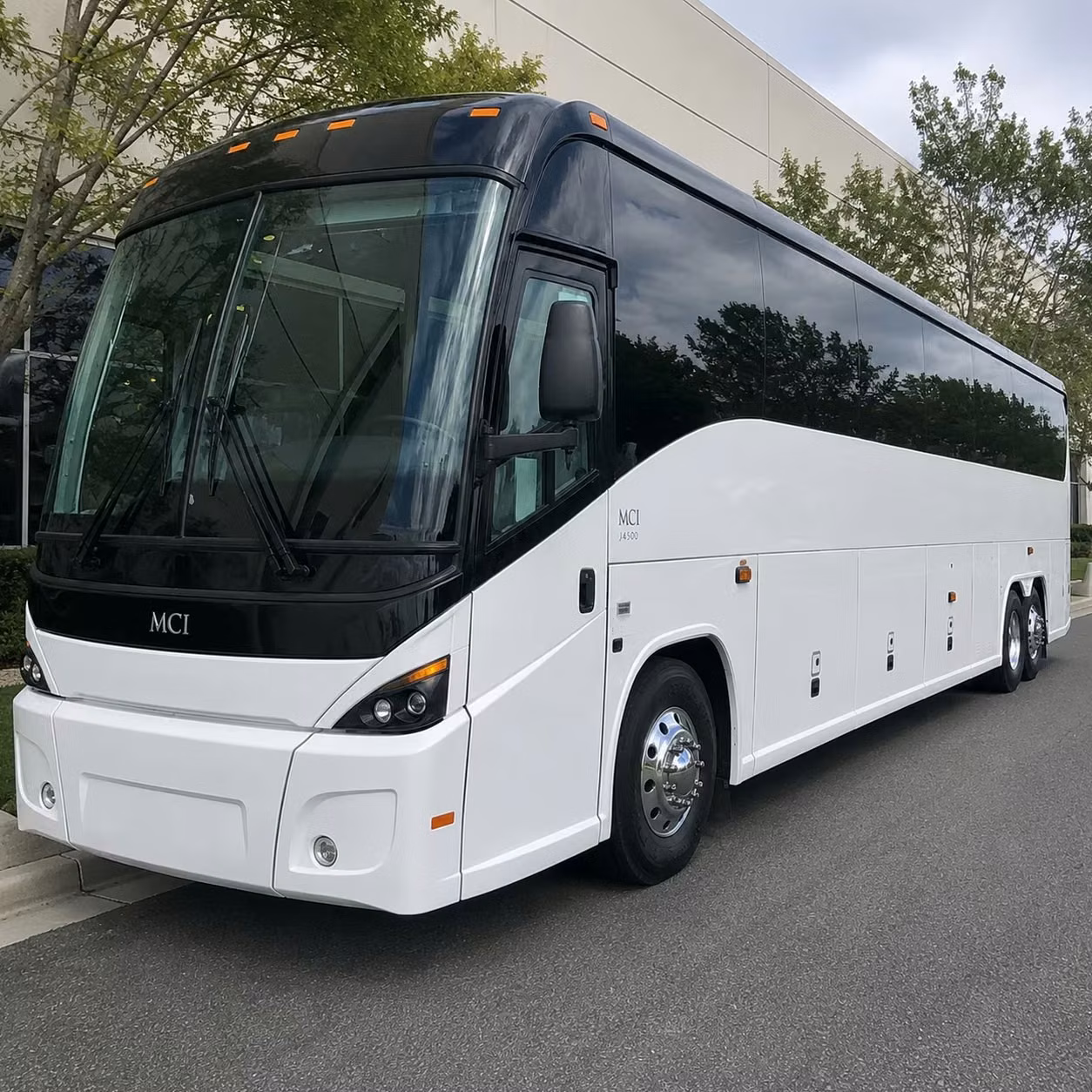 airport transfers and offsite parking shuttles for lynn businesses